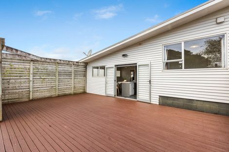 Photo of property in 27 Rospeath Crescent, Spotswood, New Plymouth, 4310