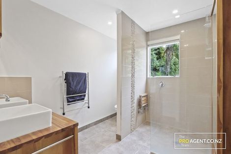 Photo of property in 639 Huia Road, Parau, Auckland, 0604