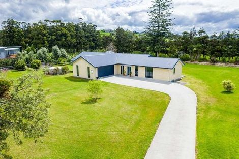 Photo of property in 25 Johnson Point Road, Waipu, 0582