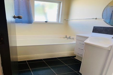 Photo of property in 14 Cargill Street, Papakura, 2110