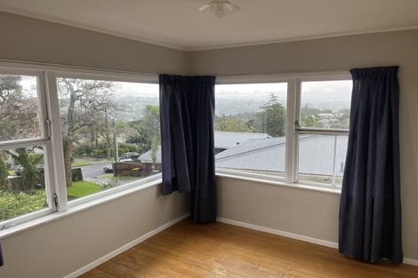 Photo of property in 1/33 Roberts Road, Glenfield, Auckland, 0629