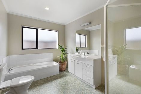 Photo of property in 159 Woodman Drive, Tawa, Wellington, 5028