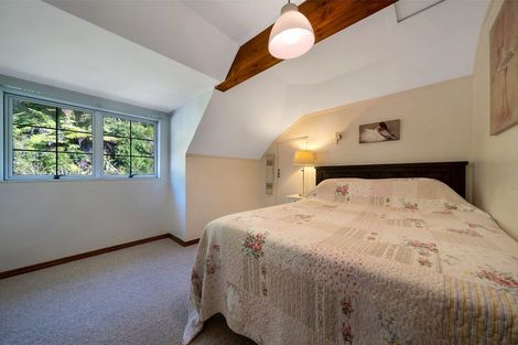 Photo of property in 105 Grassmere Road, Henderson Valley, Auckland, 0612