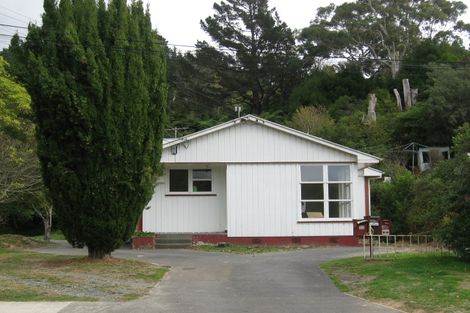 Photo of property in 52 Pinehaven Road, Pinehaven, Upper Hutt, 5019