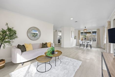 Photo of property in 14 Fernbrook Close, Burswood, Auckland, 2013