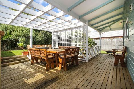 Photo of property in 9 Millen Place, Clarks Beach, 2122