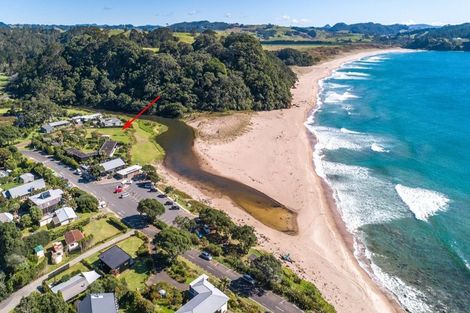 Photo of property in 17 Pye Place, Hot Water Beach, Whitianga, 3591