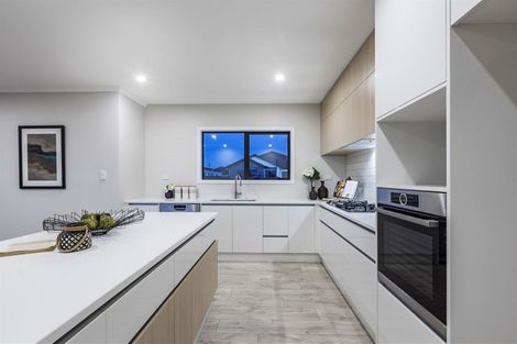 Photo of property in 8 Vogwill Road, Kumeu, 0810