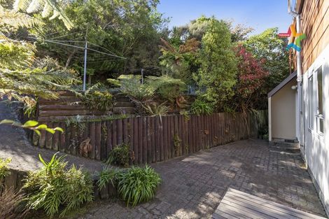 Photo of property in 1/15a Glen Road, Stokes Valley, Lower Hutt, 5019