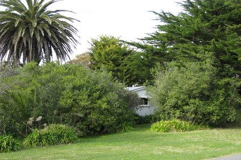 Photo of property in 3 Drake Street, Waikawa Beach, Manakau, 5573