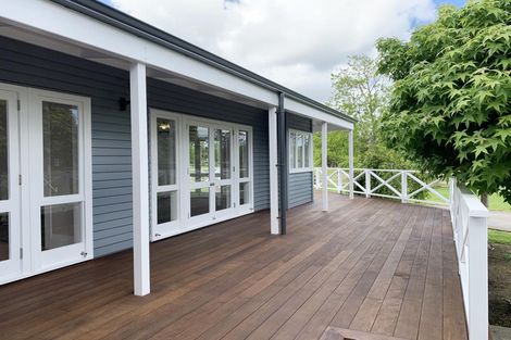 Photo of property in 339 Waitakere Road, Taupaki, Henderson, 0782