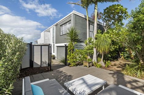 Photo of property in 1/33 Castor Bay Road, Castor Bay, Auckland, 0620