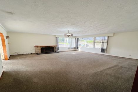 Photo of property in 1/520 Beach Road, Murrays Bay, Auckland, 0630