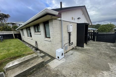 Photo of property in 2a Laurel Grove, Maungaraki, Lower Hutt, 5010