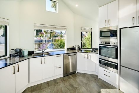 Photo of property in 58 Laings Road, Hutt Central, Lower Hutt, 5010