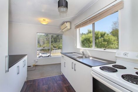 Photo of property in 2/117 Lynn Road, Bayview, Auckland, 0629