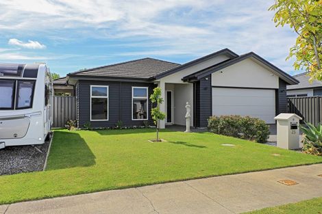 Photo of property in 25 Young Place, Taradale, Napier, 4112