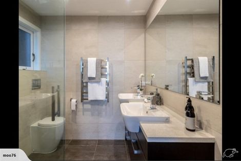 Photo of property in 2/259 Hurstmere Road, Takapuna, Auckland, 0622