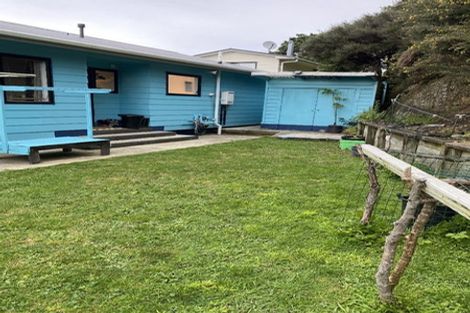 Photo of property in 33 Omapere Street, Whitby, Porirua, 5024