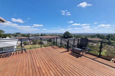 Photo of property in 54 Redoubt Road, Clover Park, Auckland, 2105