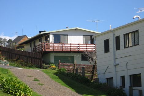 Photo of property in 17 Rewa Place, Russell, 0202