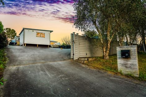 Photo of property in 31 Cambridge Road, Riverhead, 0820