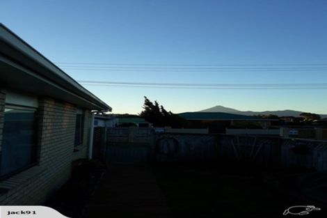 Photo of property in 5a Simons Street, Moturoa, New Plymouth, 4310