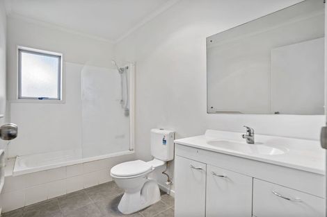 Photo of property in 70d Kayes Road, Pukekohe, 2120