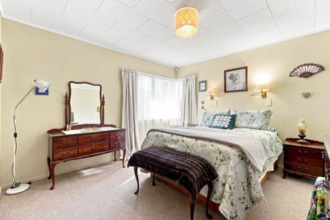 Photo of property in 2 Warwick Place, Springvale, Whanganui, 4501