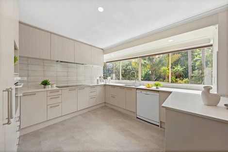 Photo of property in 8 Landvale Court, Browns Bay, Auckland, 0630