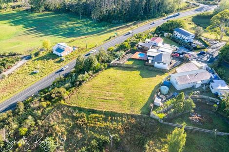 Photo of property in 10 Skelton Crescent, Paparoa, 0571