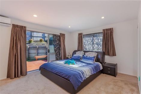 Photo of property in 39 San Marino Drive West, Henderson, Auckland, 0612