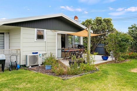 Photo of property in 24 Hood Street, Castlecliff, Whanganui, 4501