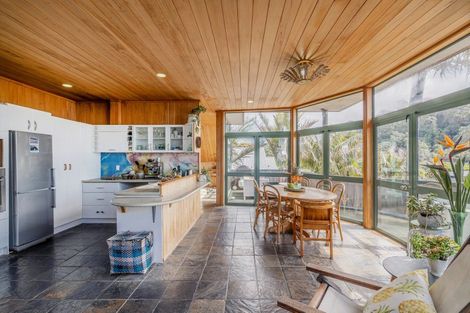 Photo of property in 24 Pye Place, Hot Water Beach, Whitianga, 3591