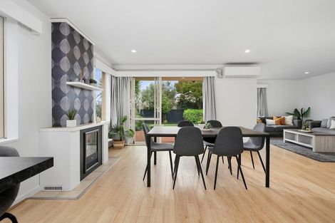 Photo of property in 2/64a Toorak Avenue, Avonhead, Christchurch, 8042