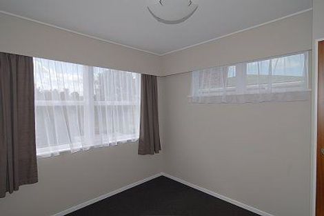 Photo of property in 2/210 Sunnynook Road, Totara Vale, Auckland, 0627