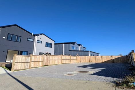 Photo of property in 18 Waimarie Drive, Karaka, 2578