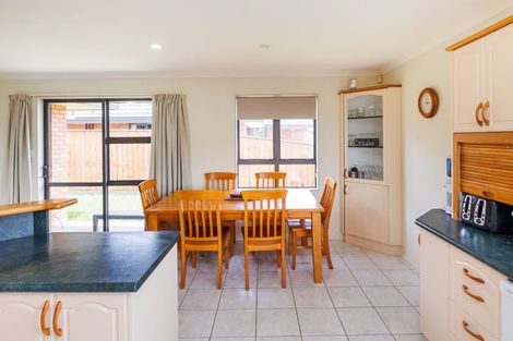 Photo of property in 14 Woodgate Court, Fitzherbert, Palmerston North, 4410