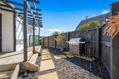 Photo of property in 1/80 Browns Bay Road, Rothesay Bay, Auckland, 0630