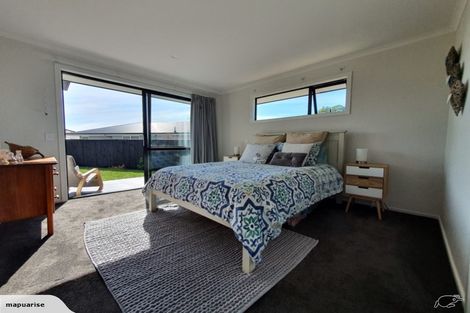 Photo of property in 4 Les Wakefield Road, Mapua, 7005