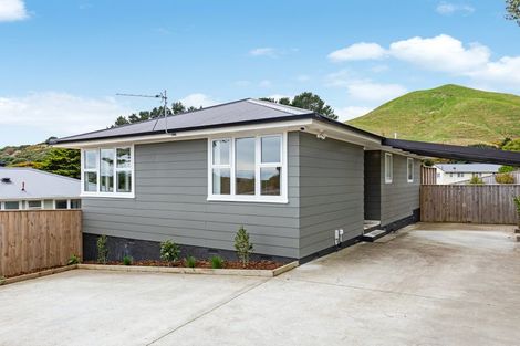 Photo of property in 5 Kaituna Street, Waitangirua, Porirua, 5024