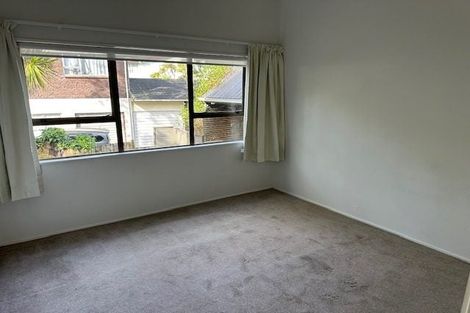 Photo of property in 1/10 Newstead Avenue, Browns Bay, Auckland, 0632