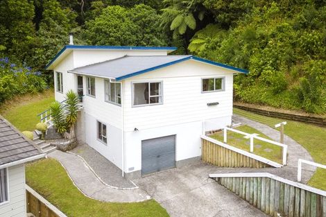 Photo of property in 18 Westhaven Drive, Tawa, Wellington, 5028