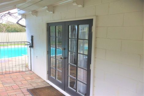 Photo of property in 14 Alton Terrace, Pakuranga Heights, Auckland, 2010