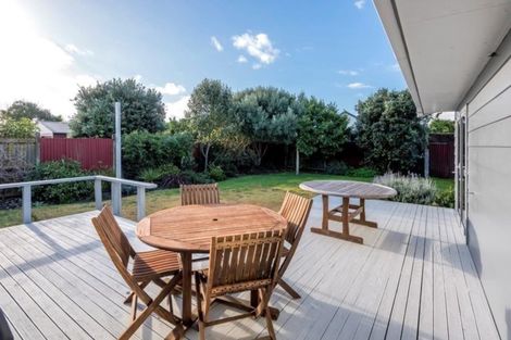 Photo of property in 11 Hastings Street, Waikanae Beach, Waikanae, 5036