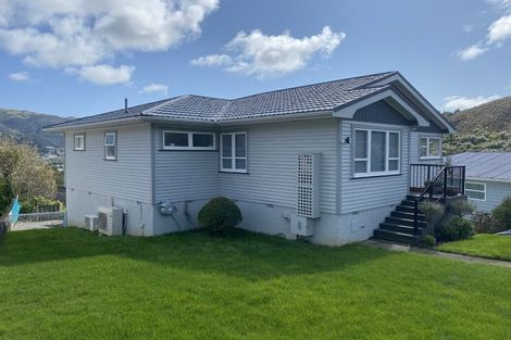 Photo of property in 10 Woodman Drive, Tawa, Wellington, 5028