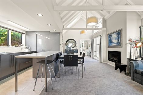 Photo of property in 718 Highgate, Maori Hill, Dunedin, 9010