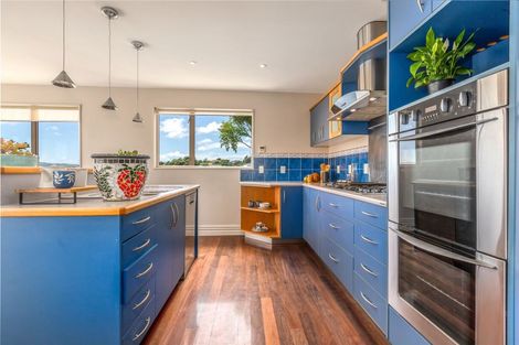 Photo of property in 19 Paremata Drive, Paremata, Porirua, 5024