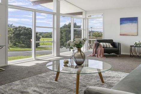 Photo of property in 116 Archibald Road, Kelston, Auckland, 0602