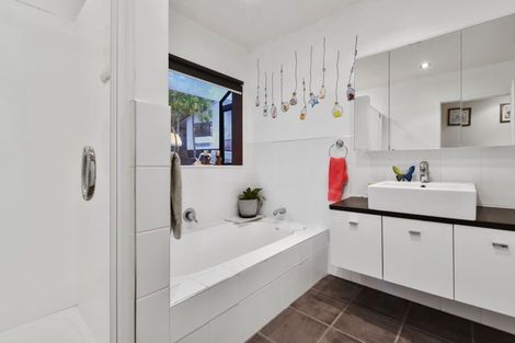 Photo of property in 7 Ramonda Close, Bayview, Auckland, 0629